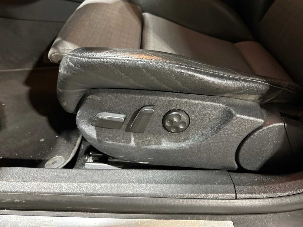 Audi S4 Avant 4.2 V8 Quattro B6 344pk 2004, 49-ZJ-ZJ