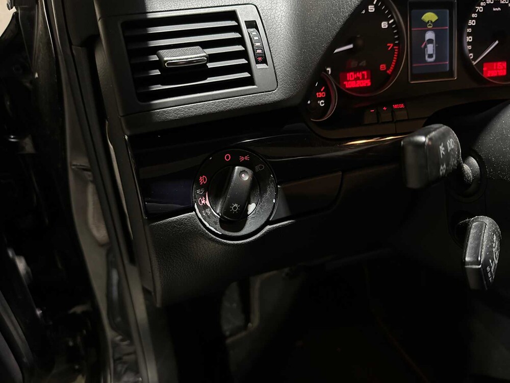 Audi S4 Avant 4.2 V8 Quattro B6 344pk 2004, 49-ZJ-ZJ