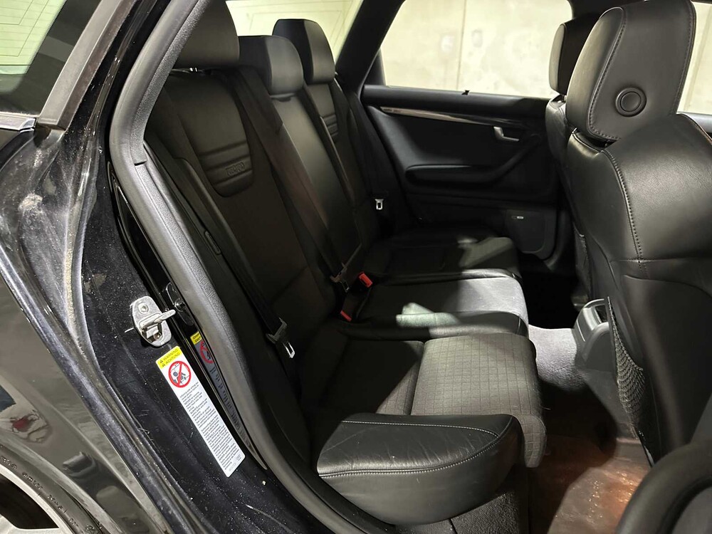 Audi S4 Avant 4.2 V8 Quattro B6 344pk 2004, 49-ZJ-ZJ
