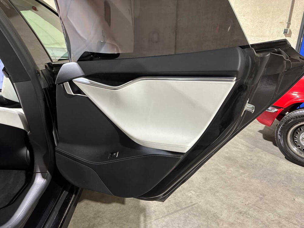 Tesla Model S 100D 417PS 2017 (Original-NL), RK-841-R