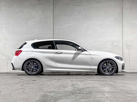 BMW M135i F21 M-Sport 326pk 2016 1-serie, T-503-NB