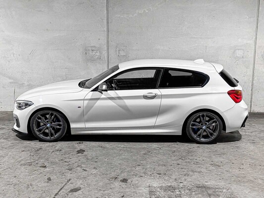 BMW M135i F21 M-Sport 326pk 2016 1-serie, T-503-NB