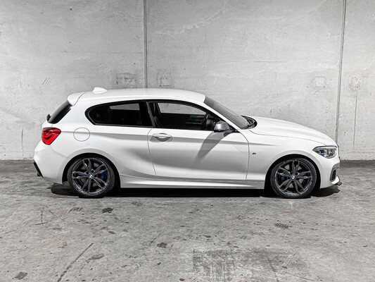 BMW M135i F21 M-Sport 326pk 2016 1-serie, T-503-NB