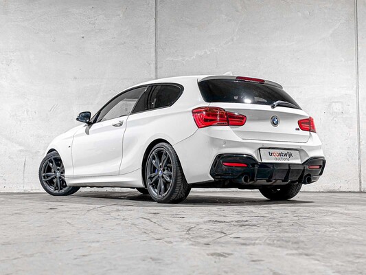 BMW M135i F21 M-Sport 326pk 2016 1-serie, T-503-NB