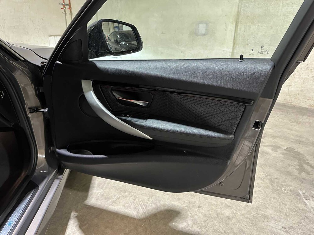 BMW 330e M-Sport F30 184PS 2016 3er, JX-127-V