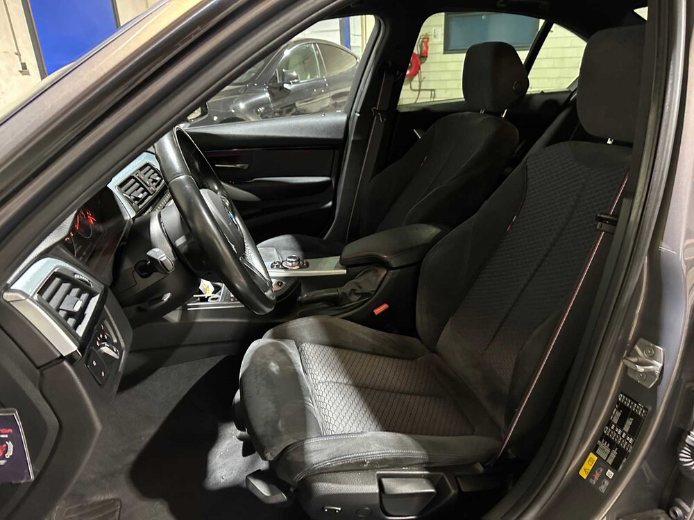 BMW 330e M-Sport F30 184PS 2016 3er, JX-127-V