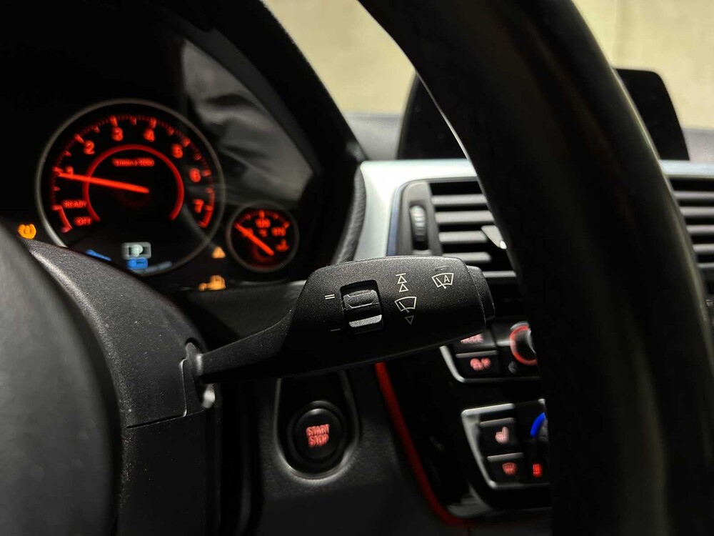 BMW 330e M-Sport F30 184PS 2016 3er, JX-127-V