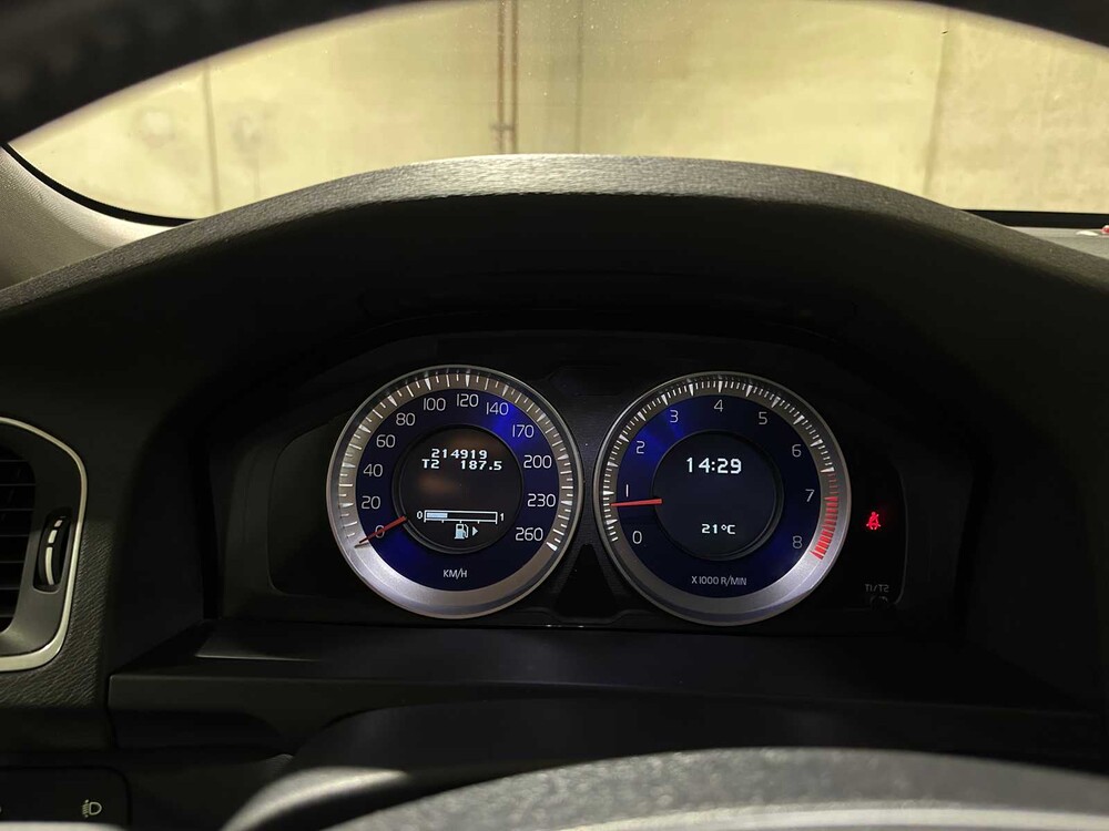 Volvo V60 1.6 T3 R-Design 150PS 2012 (Original-NL), 34-XLS-4