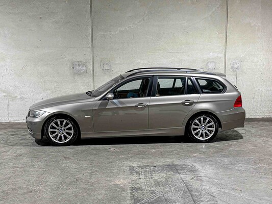 BMW 320i Touring High Executive 170pk 2008 3-serie, 56-GFT-7