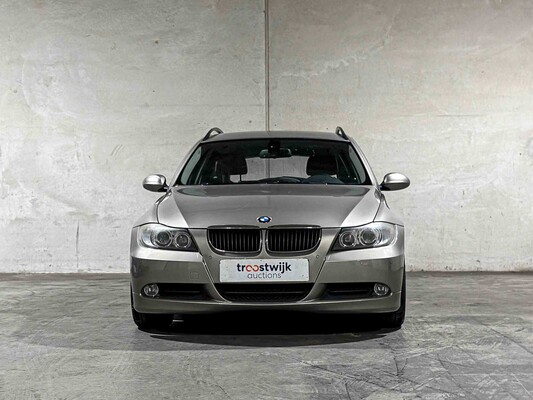 BMW 320i Touring High Executive 170pk 2008 3-serie, 56-GFT-7