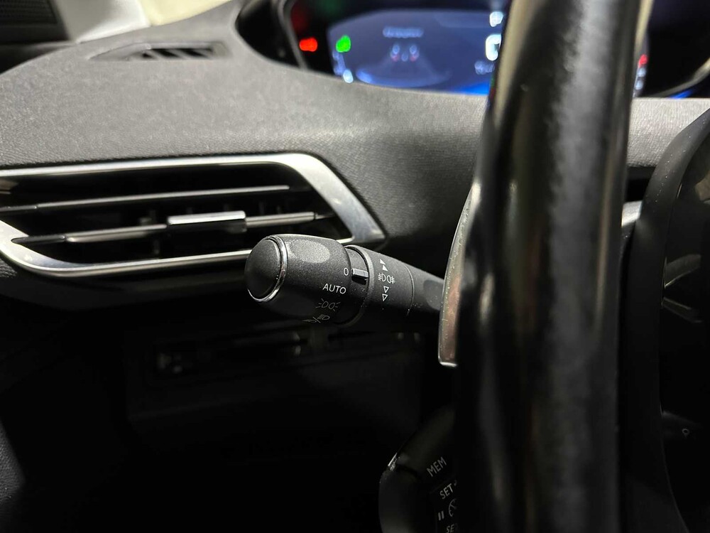 Peugeot 3008 1.2 PureTech Allure 131PS 2017, R-718-XL