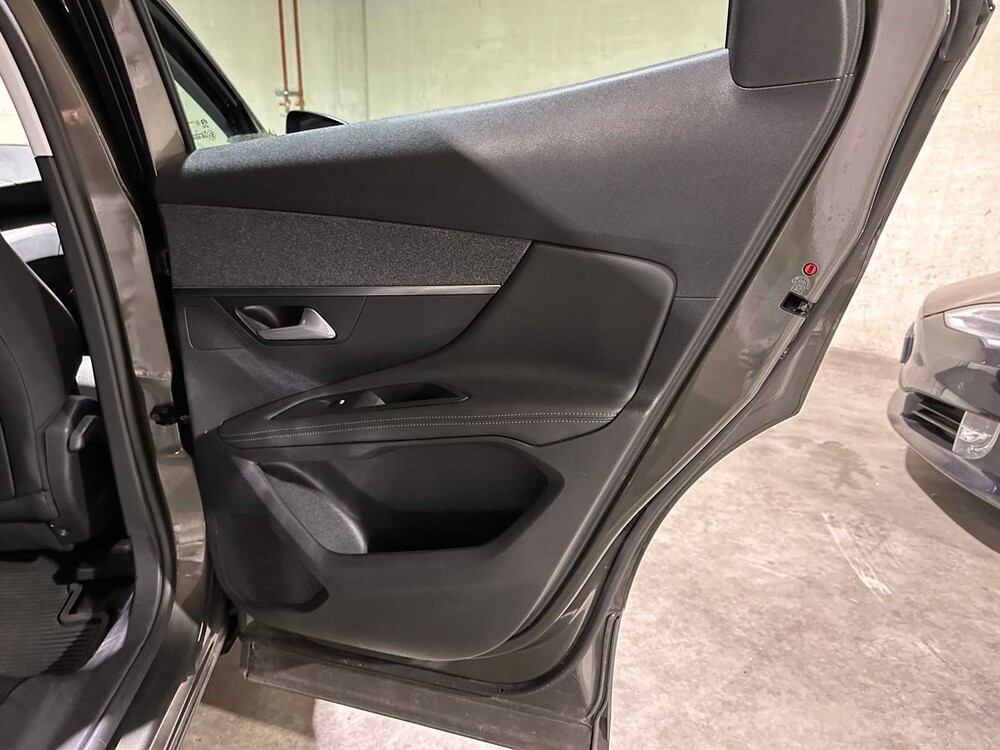 Peugeot 3008 1.2 PureTech Allure 131PS 2017, R-718-XL