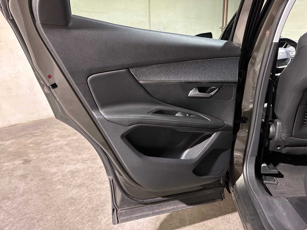 Peugeot 3008 1.2 PureTech Allure 131PS 2017, R-718-XL