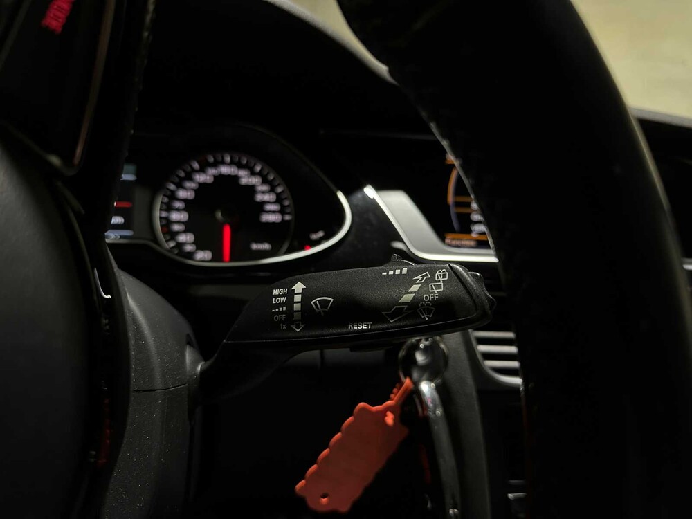 Audi A4 Avant 1.8 TFSI Business Edition 170PS 2015, 1-ZKJ-07