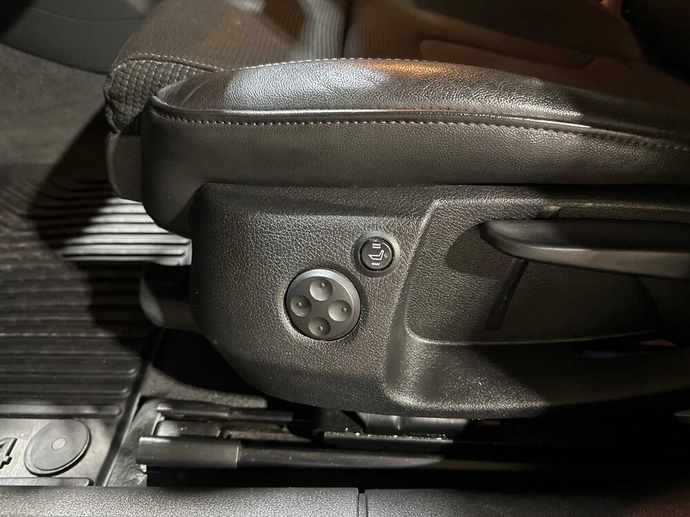 Audi A4 Avant 1.8 TFSI Business Edition 170PS 2015, 1-ZKJ-07