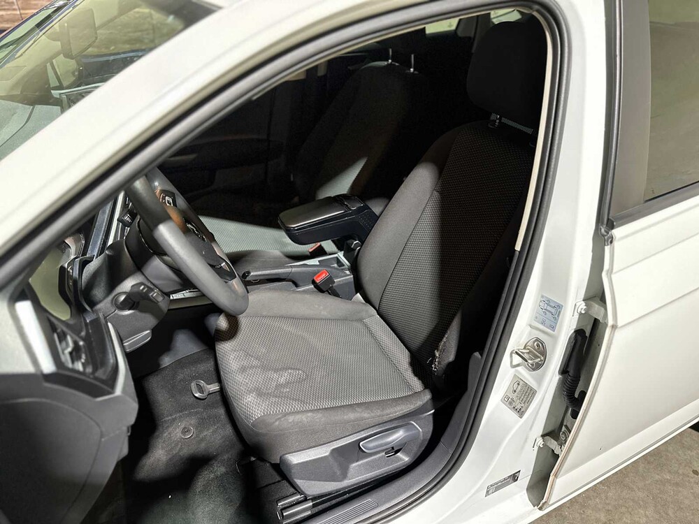 Volkswagen Polo 1.0 MPI Trendline 2018, J-227-SF