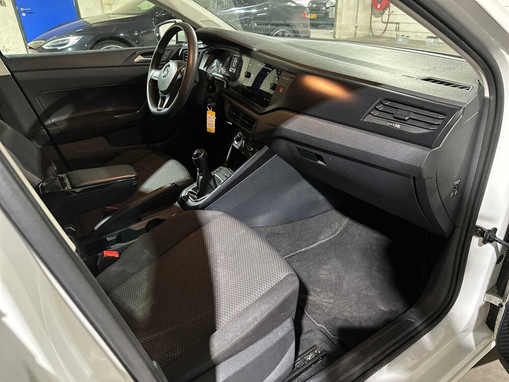 Volkswagen Polo 1.0 MPI Trendline 2018, J-227-SF