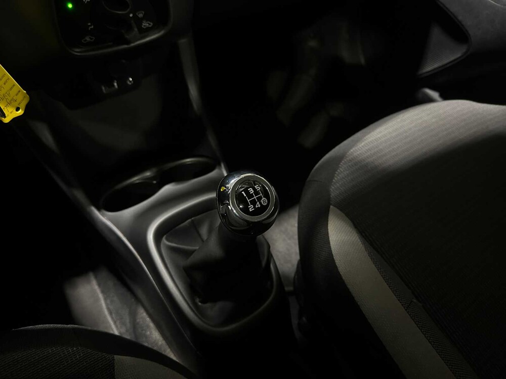 Toyota Aygo 1.0 VVT-i x-play 72hp 2020, J-855-XB