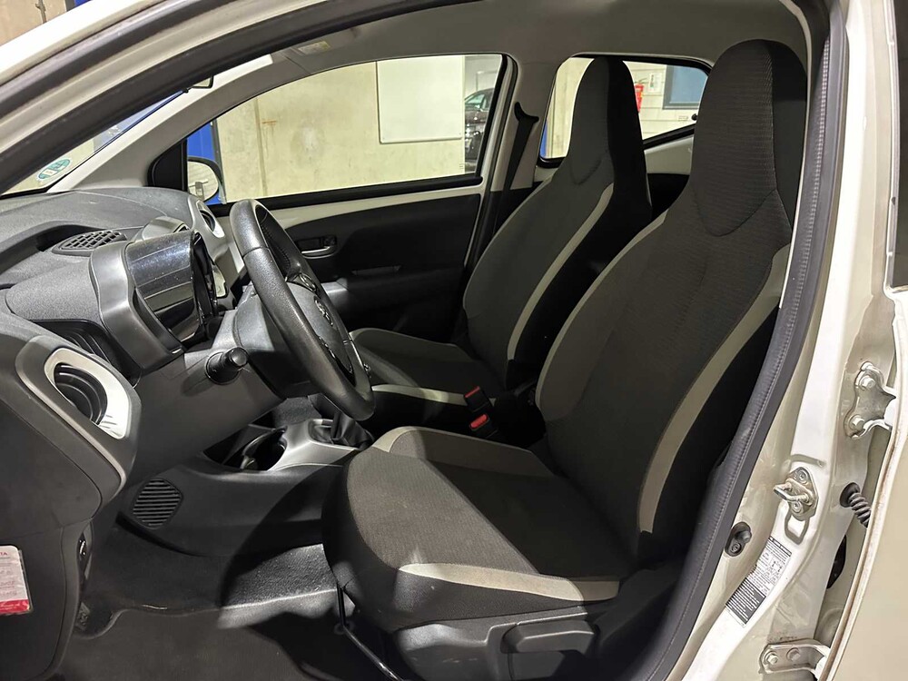 Toyota Aygo 1.0 VVT-i x-play 72hp 2020, J-855-XB