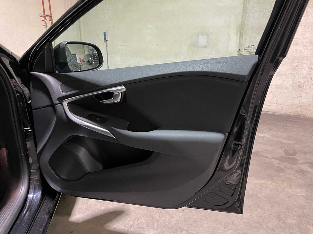 Volvo V40 2.0 D4 Kinetic Business 190PS 2014, 7-XZP-57