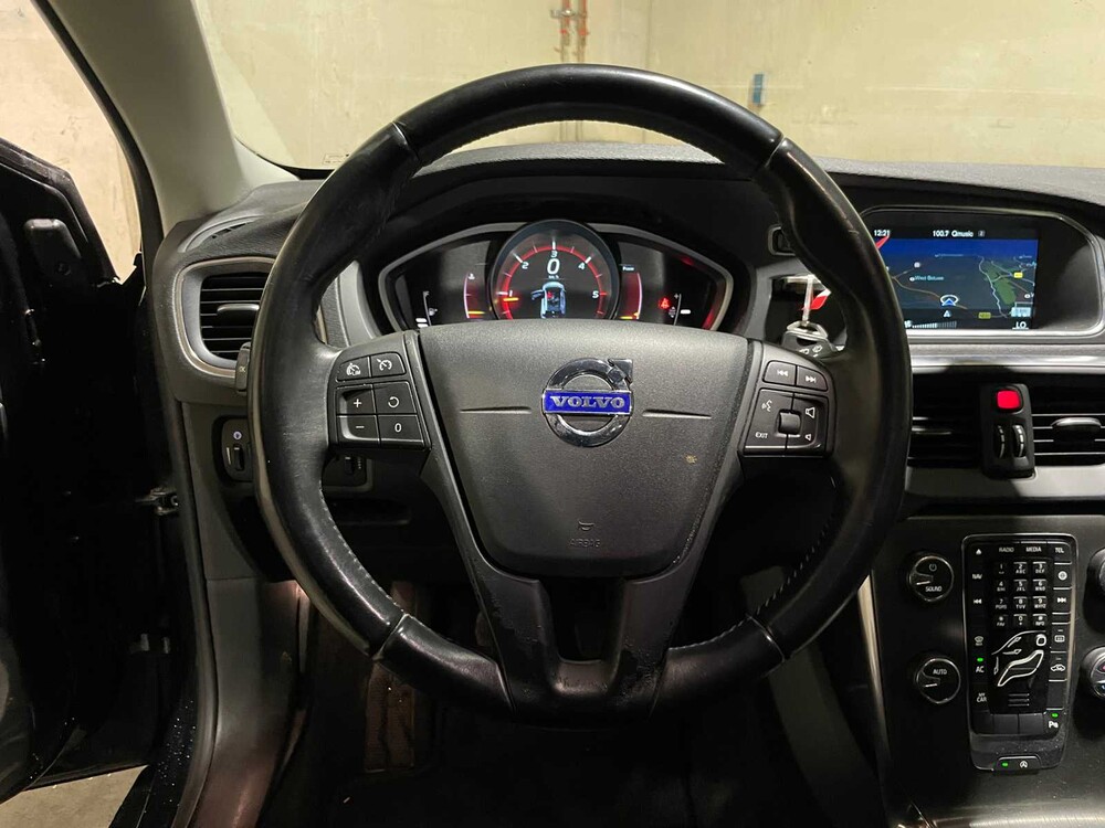 Volvo V40 2.0 D4 Kinetic Business 190PS 2014, 7-XZP-57