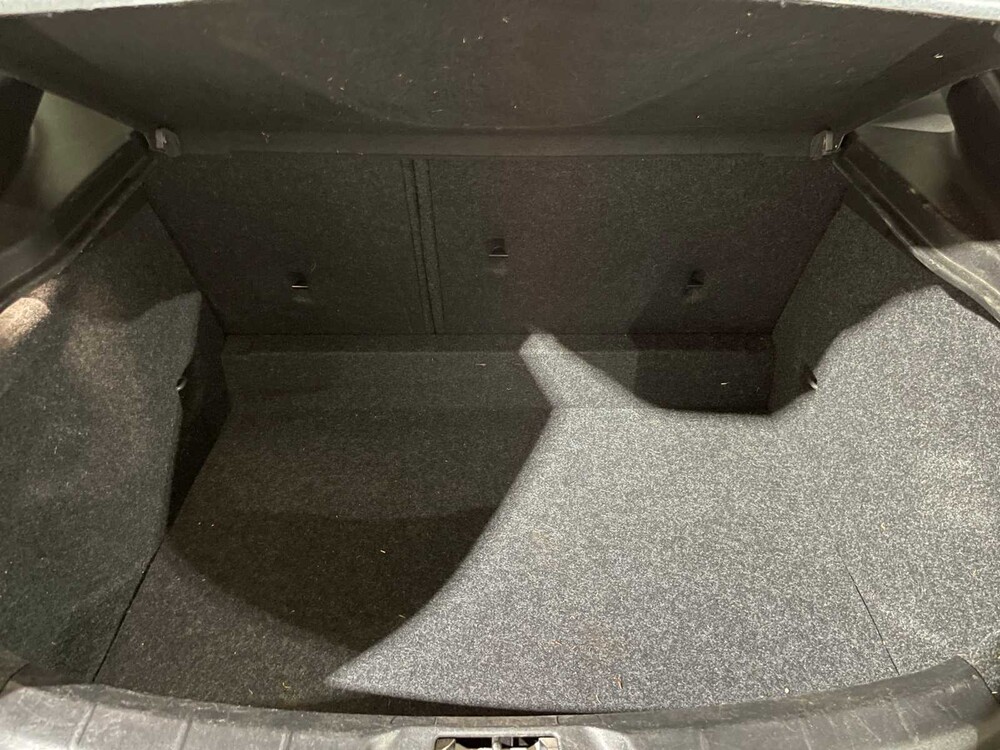 Volvo V40 2.0 D4 Kinetic Business 190PS 2014, 7-XZP-57