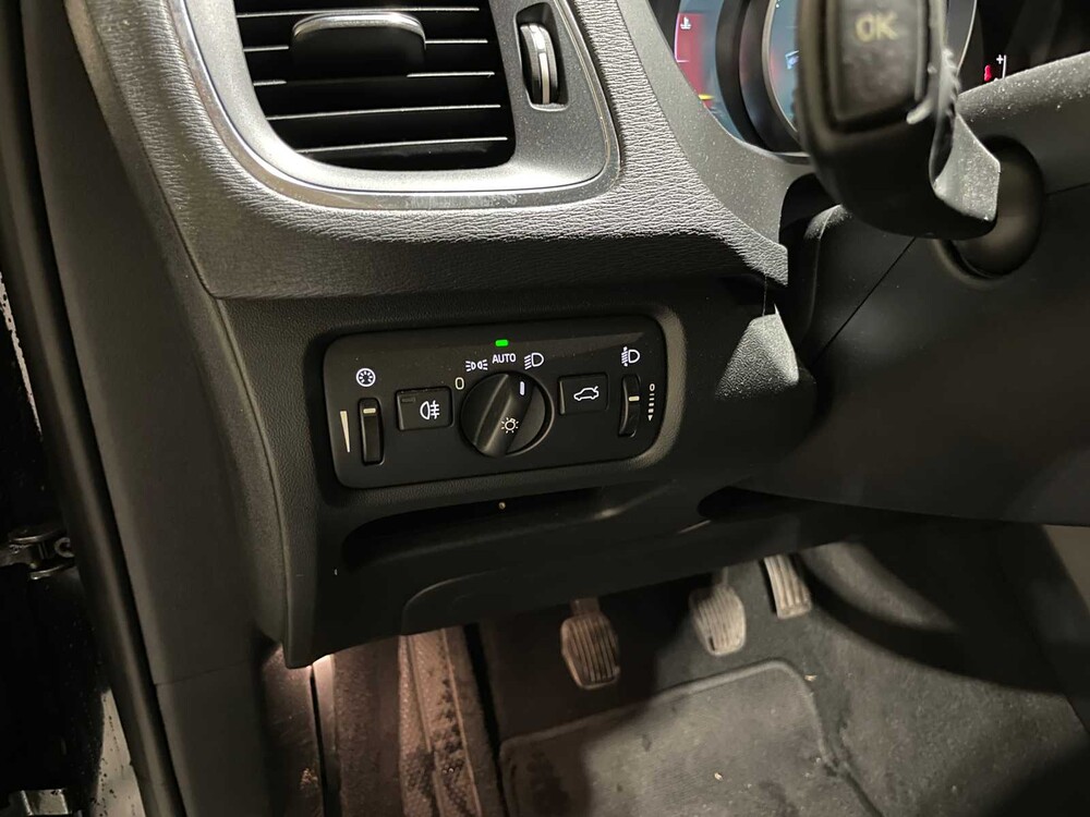 Volvo V40 2.0 D4 Kinetic Business 190PS 2014, 7-XZP-57