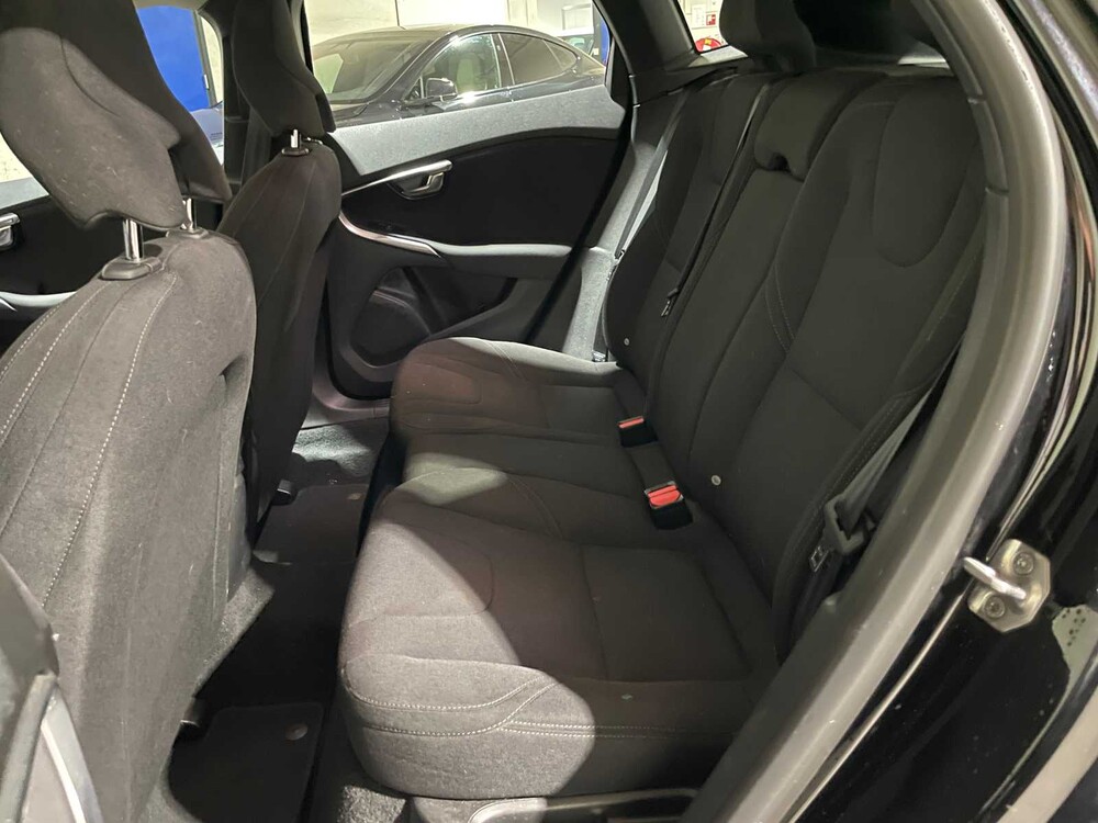 Volvo V40 2.0 D4 Kinetic Business 190PS 2014, 7-XZP-57