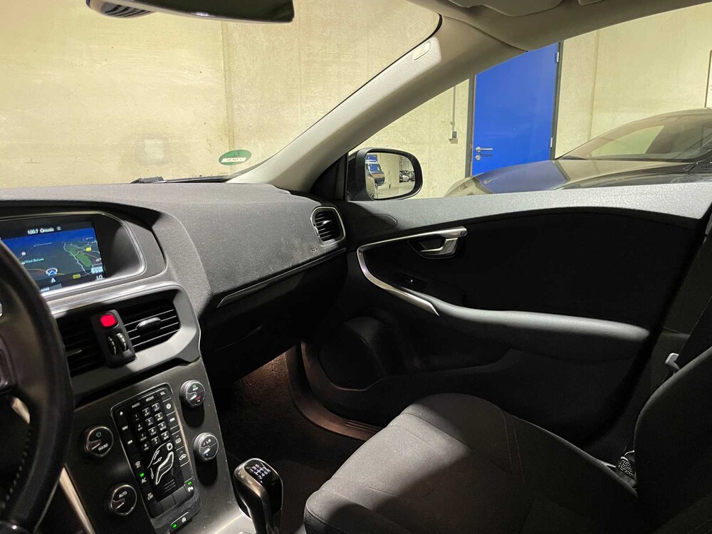 Volvo V40 2.0 D4 Kinetic Business 190PS 2014, 7-XZP-57