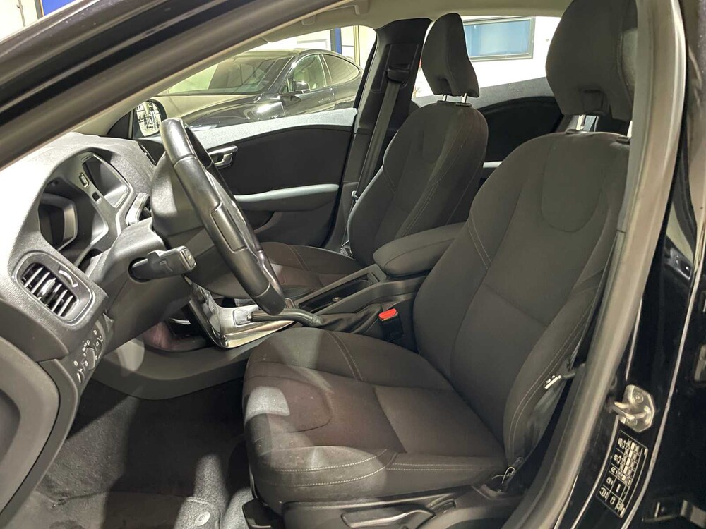 Volvo V40 2.0 D4 Kinetic Business 190PS 2014, 7-XZP-57