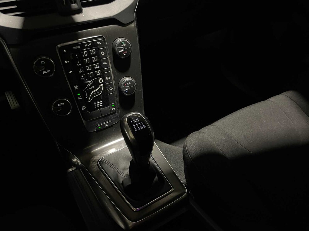 Volvo V40 2.0 D4 Kinetic Business 190PS 2014, 7-XZP-57