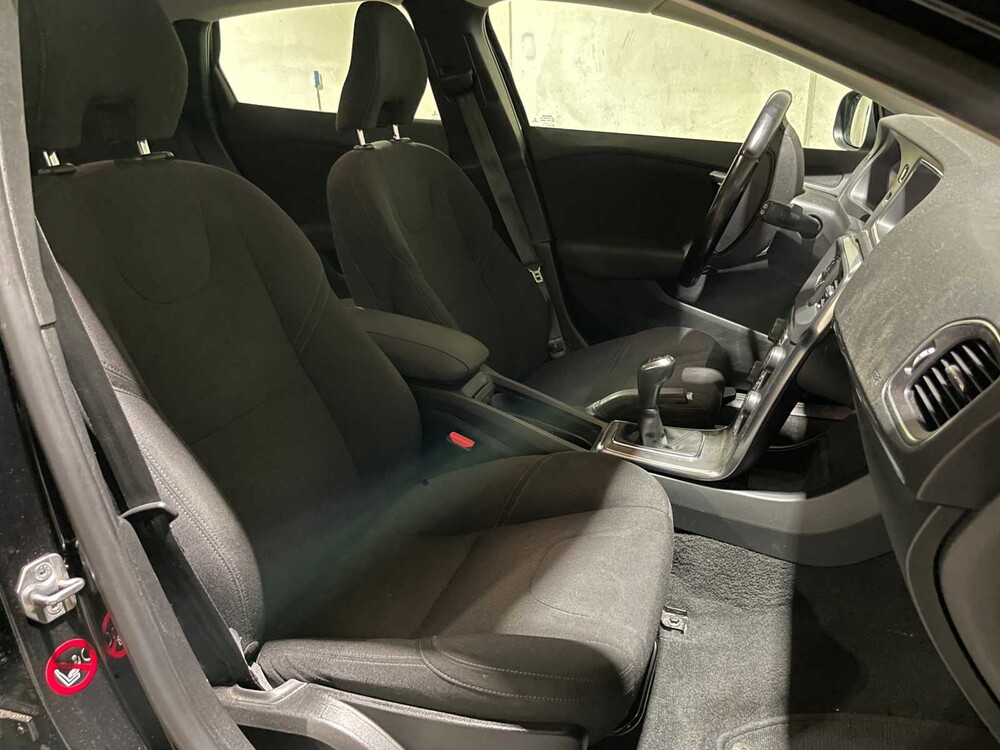 Volvo V40 2.0 D4 Kinetic Business 190PS 2014, 7-XZP-57