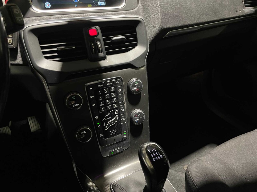 Volvo V40 2.0 D4 Kinetic Business 190PS 2014, 7-XZP-57