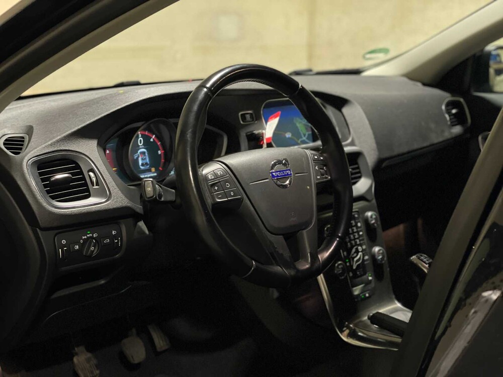 Volvo V40 2.0 D4 Kinetic Business 190PS 2014, 7-XZP-57