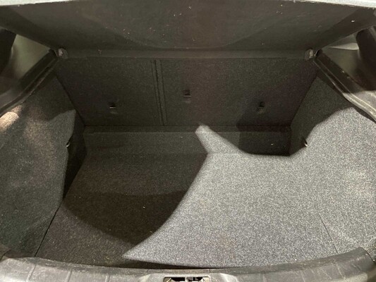 Volvo V40 2.0 D4 Kinetic Business 190pk 2014, 7-XZP-57