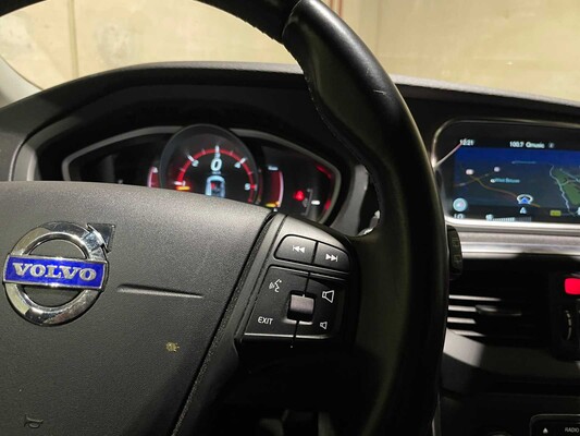 Volvo V40 2.0 D4 Kinetic Business 190pk 2014, 7-XZP-57