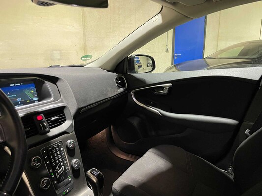 Volvo V40 2.0 D4 Kinetic Business 190pk 2014, 7-XZP-57