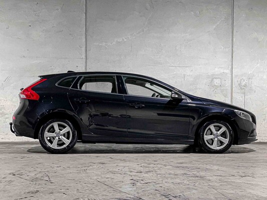 Volvo V40 2.0 D4 Kinetic Business 190pk 2014, 7-XZP-57