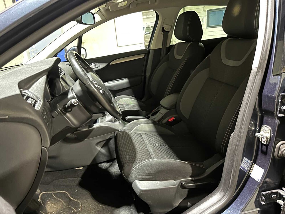 Citroen C4 1.2 PureTech Business 131PS 2015, GD-058-S