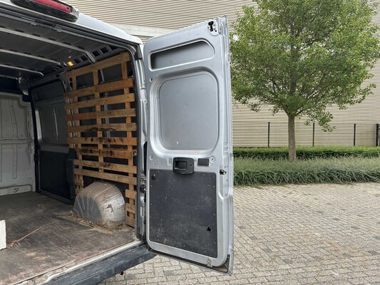 Peugeot Boxer 333 2.0 HDI Pro 131pk 2019 Bedrijfswagen, VDL-40-B