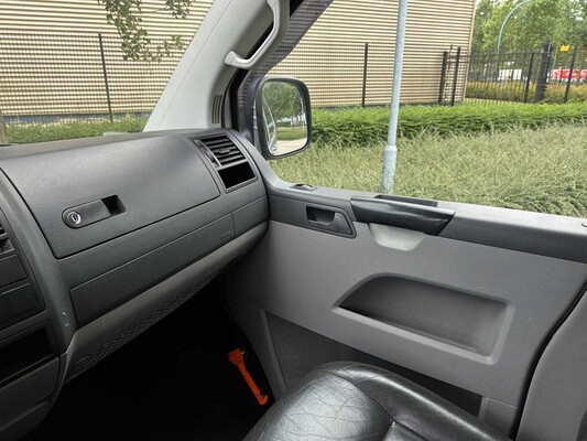 Volkswagen Transporter 2.5 TDI 340 Trendline DSG 5-Persoon 131pk 2009, 6-VDV-12