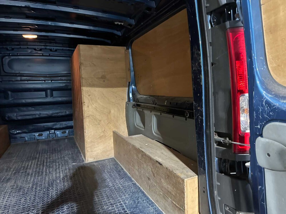 Nissan Primastar 2.0 dCi L2H1 Acenta AUTOMATIC 2011 Nutzfahrzeug, 2-VKX-66