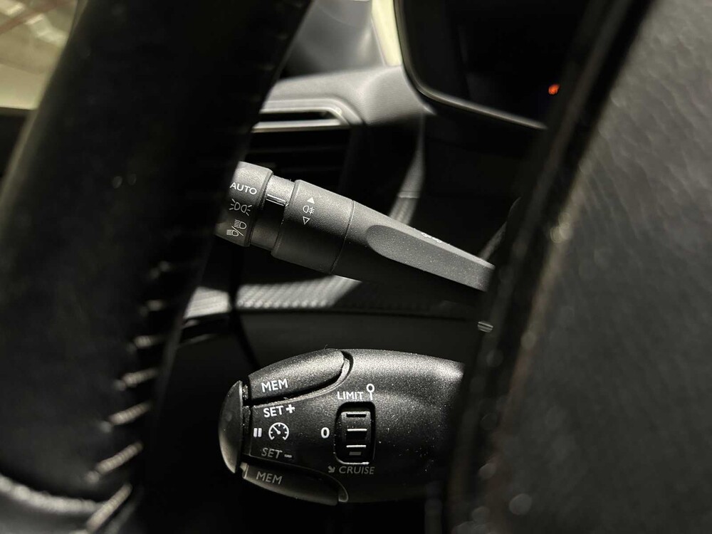 Peugeot 208 1.2 PureTech Blue Lease Allure 101PS 2021, L-705-ZD