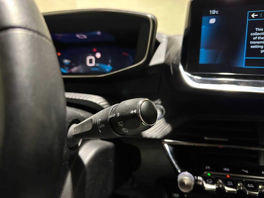 Peugeot 208 1.2 PureTech Blue Lease Allure 101PS 2021, L-705-ZD