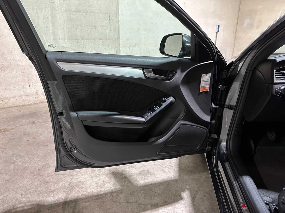 Audi A4 Avant 2.0 TFSI S Edition 179PS 2010, 89-KJX-2