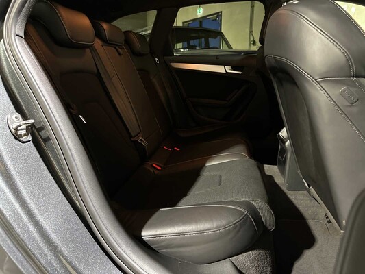 Audi A4 Avant 2.0 TFSI S Edition 179PS 2010, 89-KJX-2