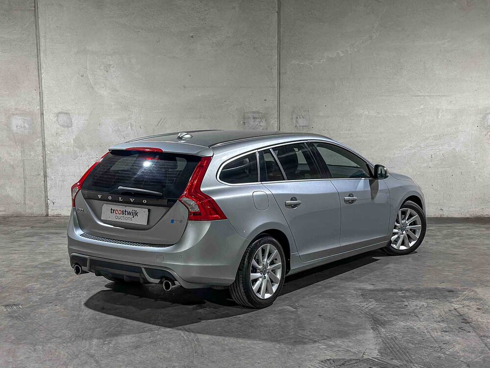 Volvo V60 1.6 T3 R-Design 150PS 2012 (Original-NL), 34-XLS-4