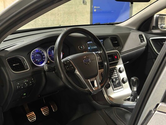 Volvo V60 1.6 T3 R-Design 150pk 2012 (Origineel-NL), 34-XLS-4