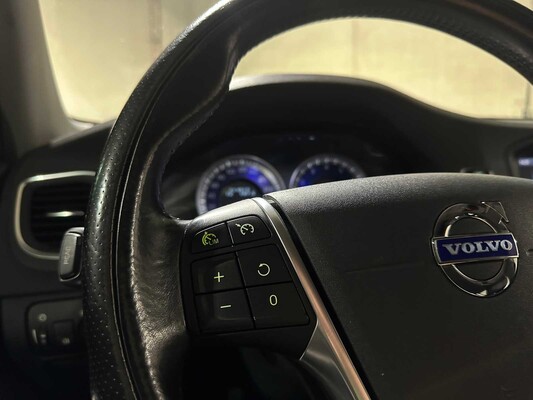 Volvo V60 1.6 T3 R-Design 150pk 2012 (Origineel-NL), 34-XLS-4