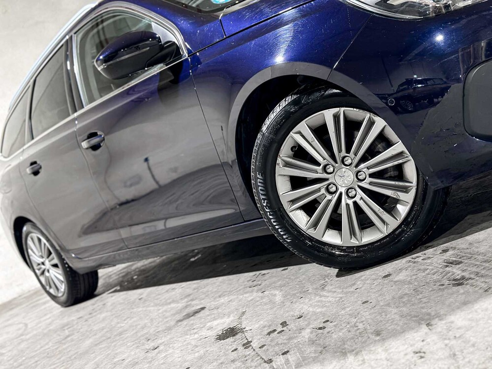 Peugeot 308 SW 1.2 PureTech Blue Lease Premium 131PS 2020, J-238-FL